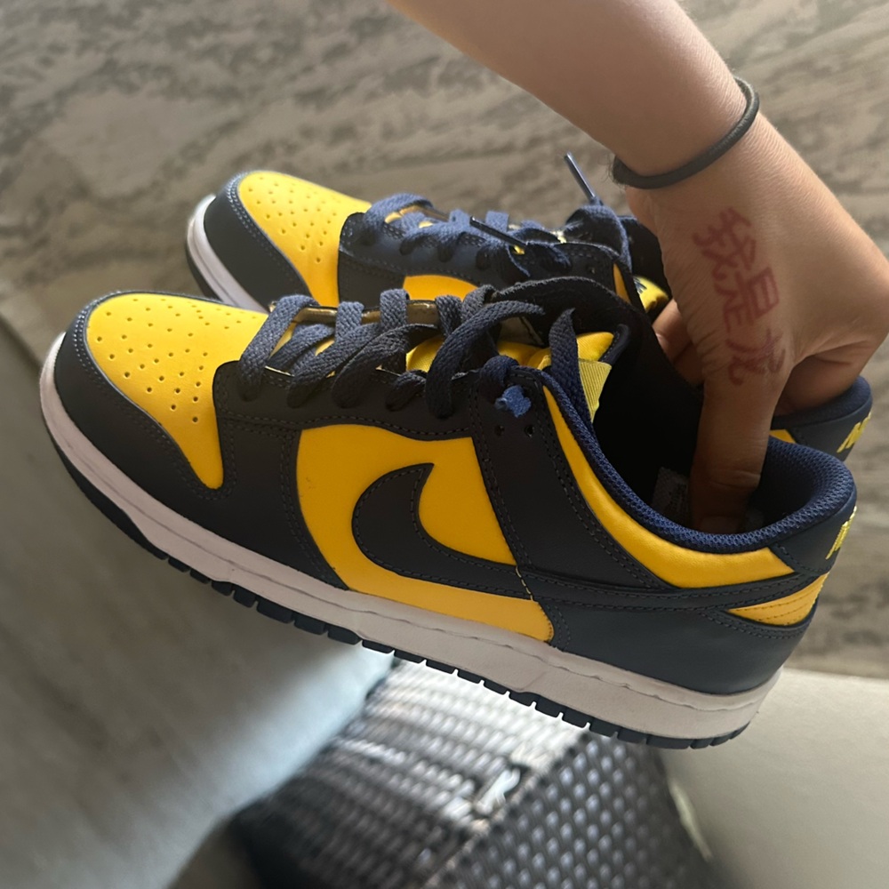 Nike Dunks “Michigan”